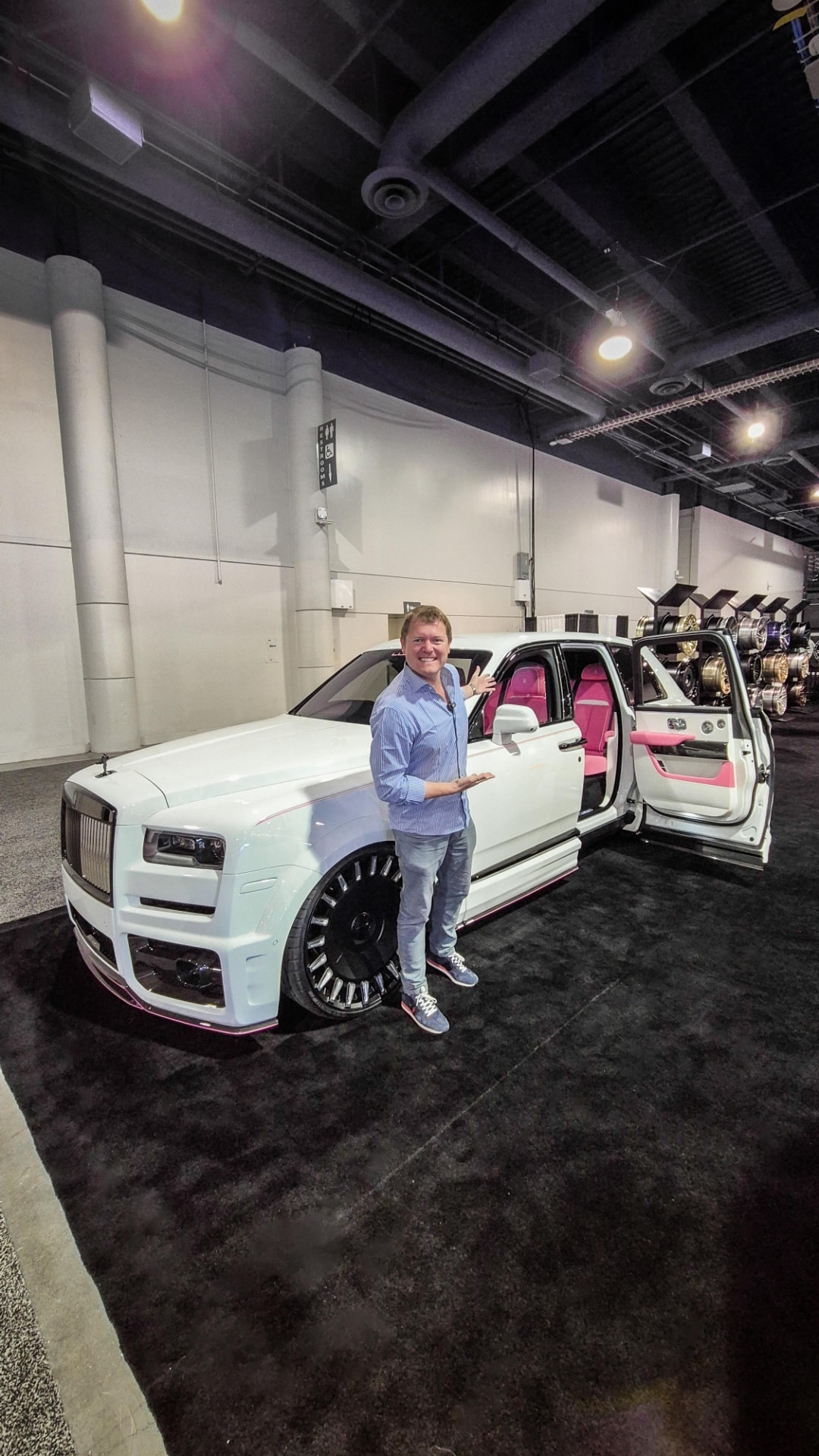 Bagged Rolls-Royce Cullinan widebody build on display at SEMA